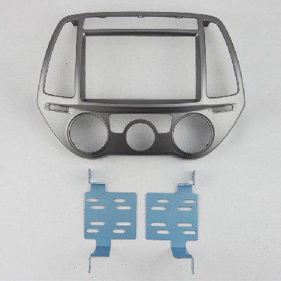 現(xiàn)代I20儀表板立體聲面板